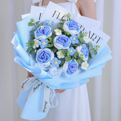 Bloomy Wool – Elegant Rose Bouquet