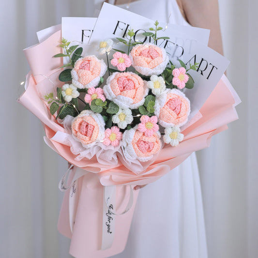 Bloomy Wool – Elegant Rose Bouquet