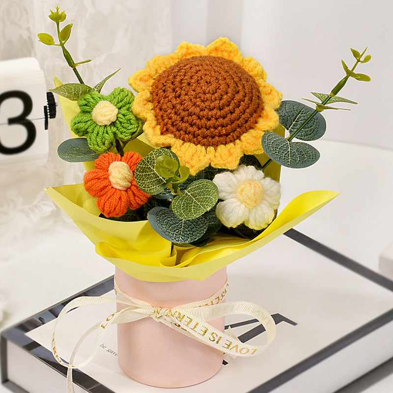 Bloomy Wool – Romantic Rose Bouquet
