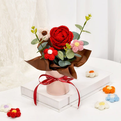 Bloomy Wool – Romantic Rose Bouquet